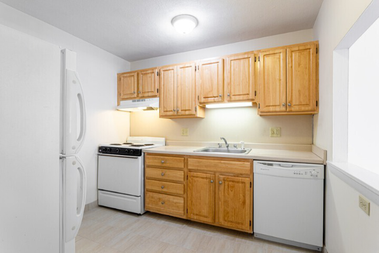 88 Gardner St - Photo 2 of 11