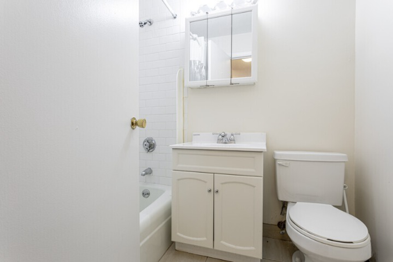 88 Gardner St - Photo 5 of 11