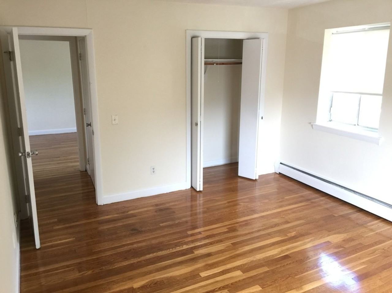 98 Gardner St - Photo 5 of 10