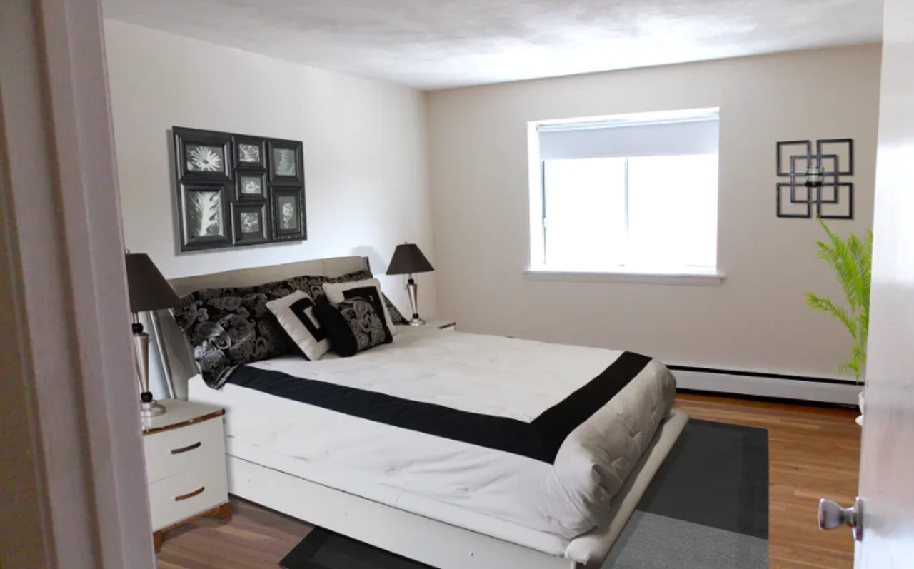 98 Gardner St - Photo 2 of 10