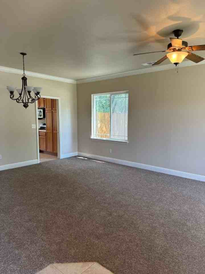 1390 Empress Ln - Photo 3 of 30