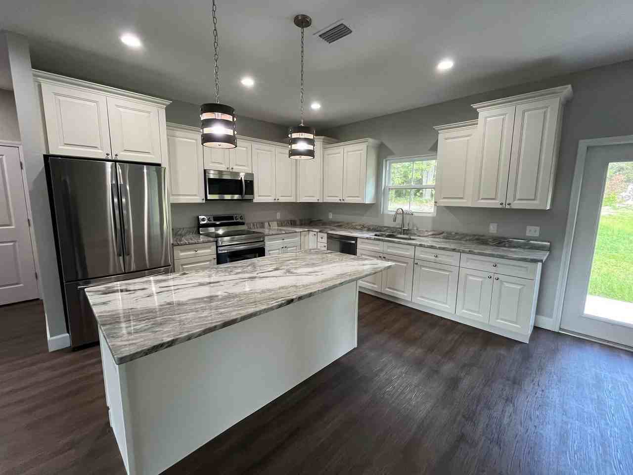 239 Southwest Fieldstone Court - Photo 2 of 21