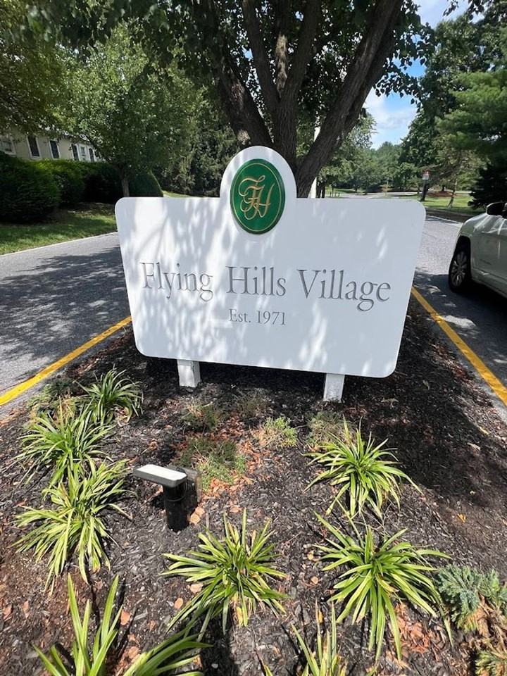 135 Merion Ln - Photo 2 of 23