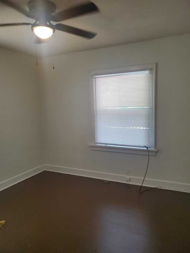 421 S Vassar St - Photo 7 of 9