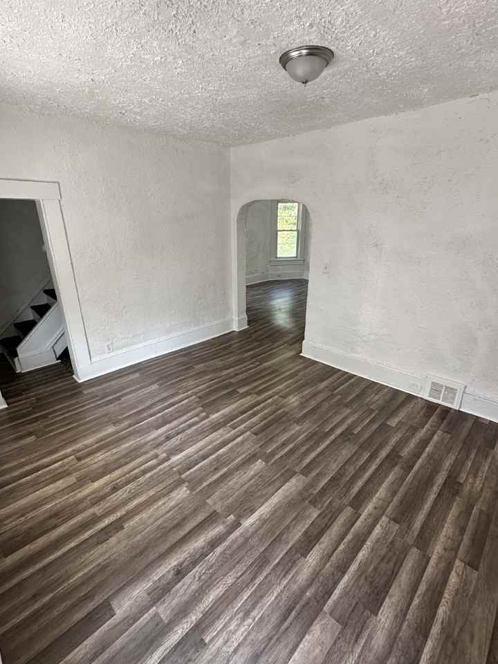 1375 E 89th St - Photo 3 of 17