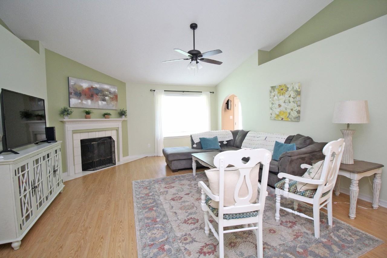 9048 Caribbean Dr - Photo 2 of 18