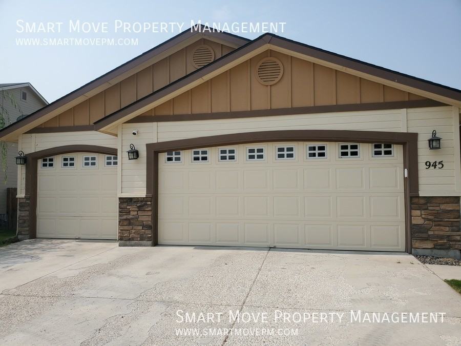 945 E Palermo Ct - Photo 3 of 26