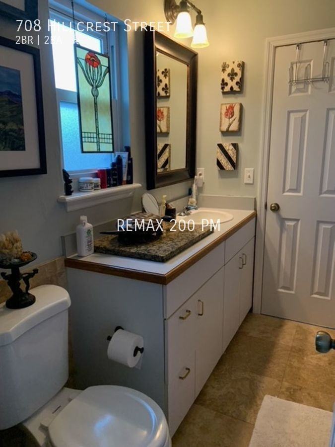 708 Hillcrest St - Photo 3 of 11