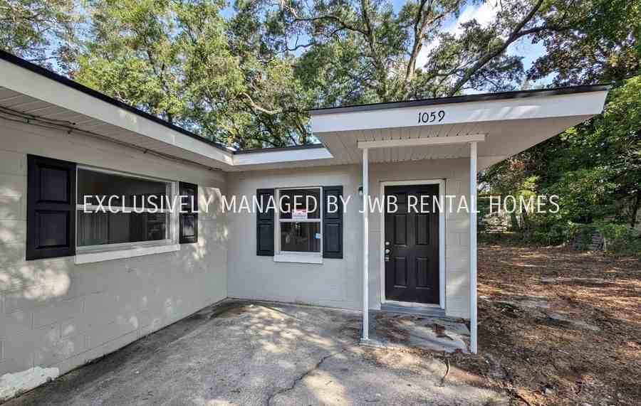 1059 Glencarin St - Photo 2 of 8