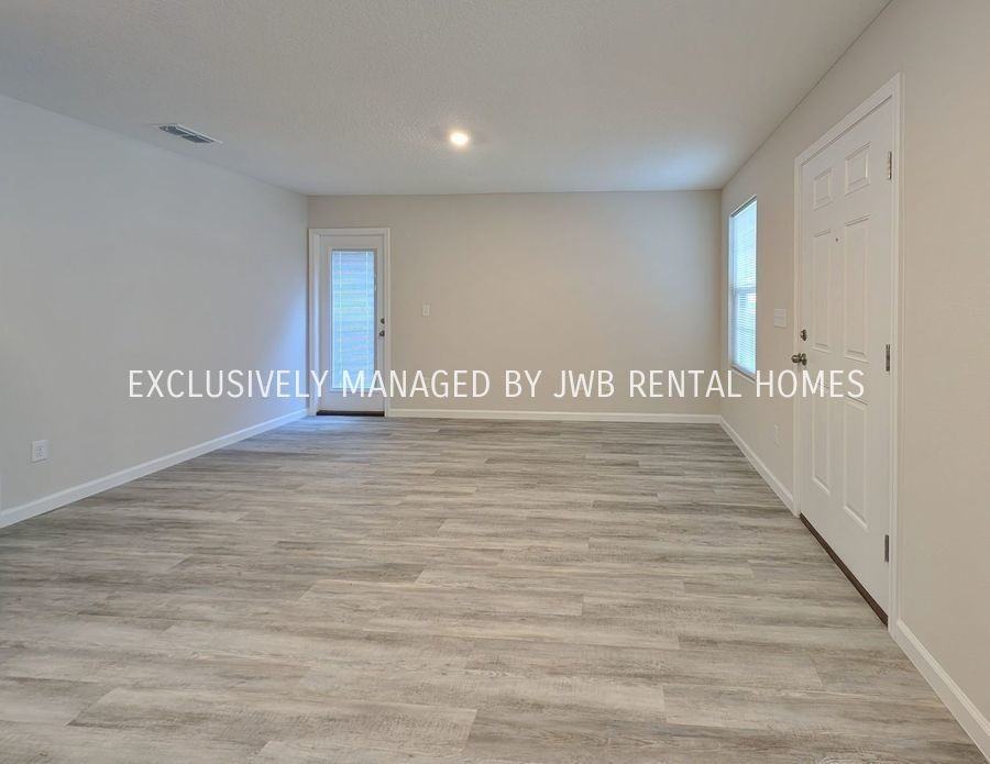 275 Stockton St - Photo 2 of 8