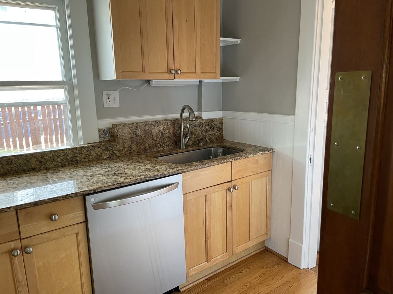 419 N Ashley St #NA - Photo 5 of 17