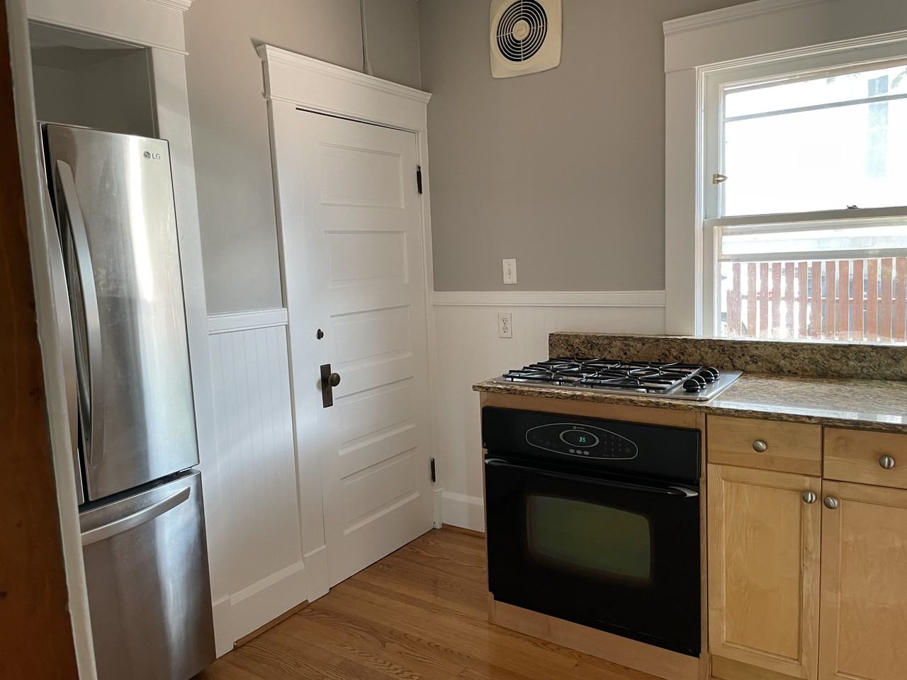 419 N Ashley St #NA - Photo 6 of 17