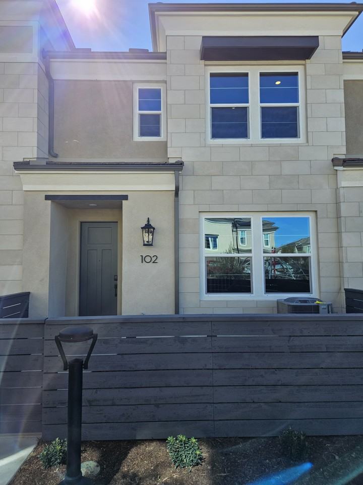 1218 Sunrise Vw #102 - Photo 2 of 17