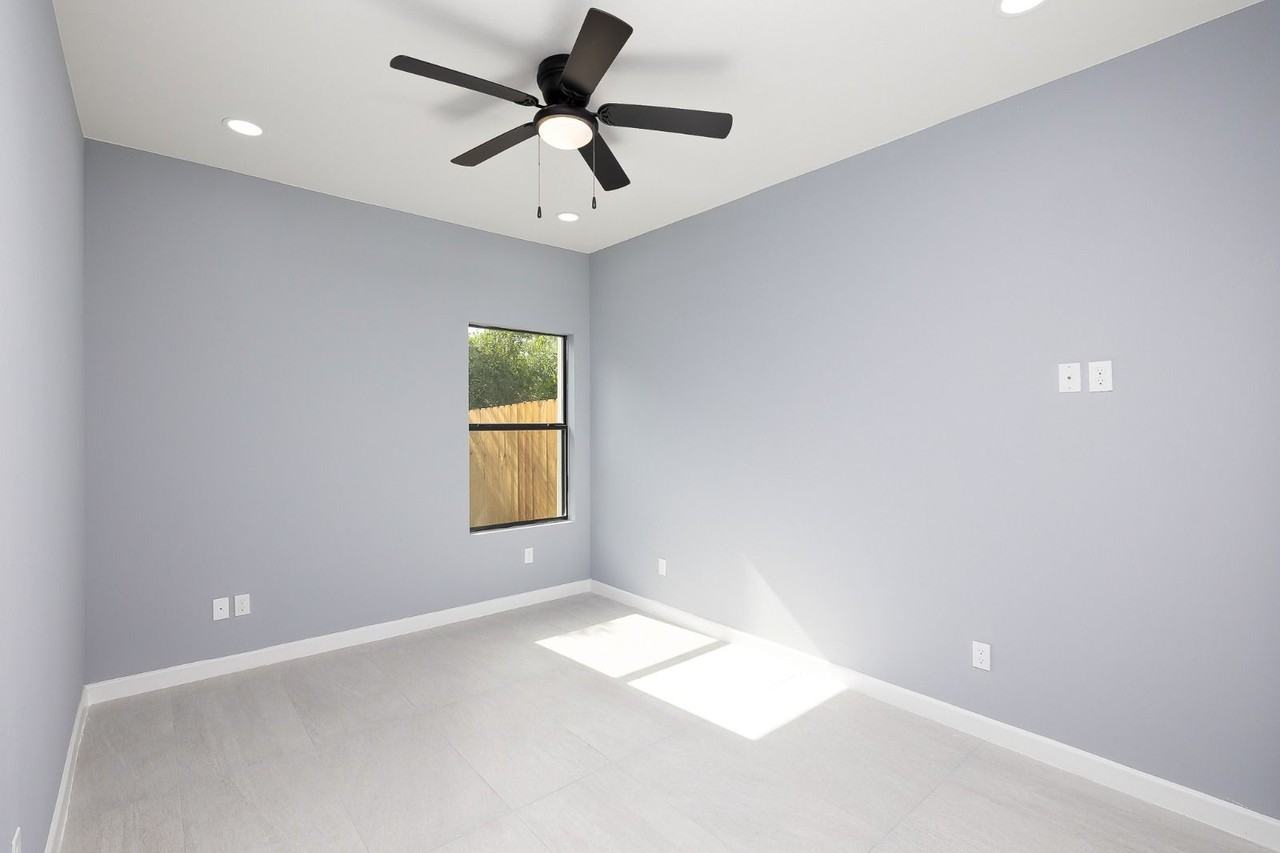 1208 West Harrison Avenue #3 - Photo 3 of 13