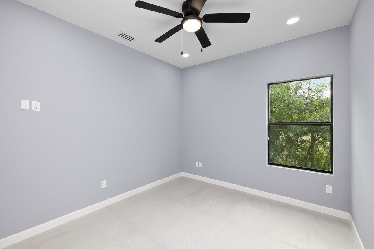 1208 West Harrison Avenue #3 - Photo 7 of 13