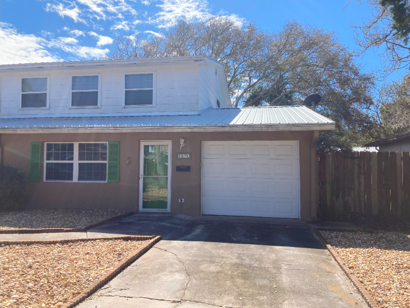 207 E St Apt B #B - Photo 2 of 20