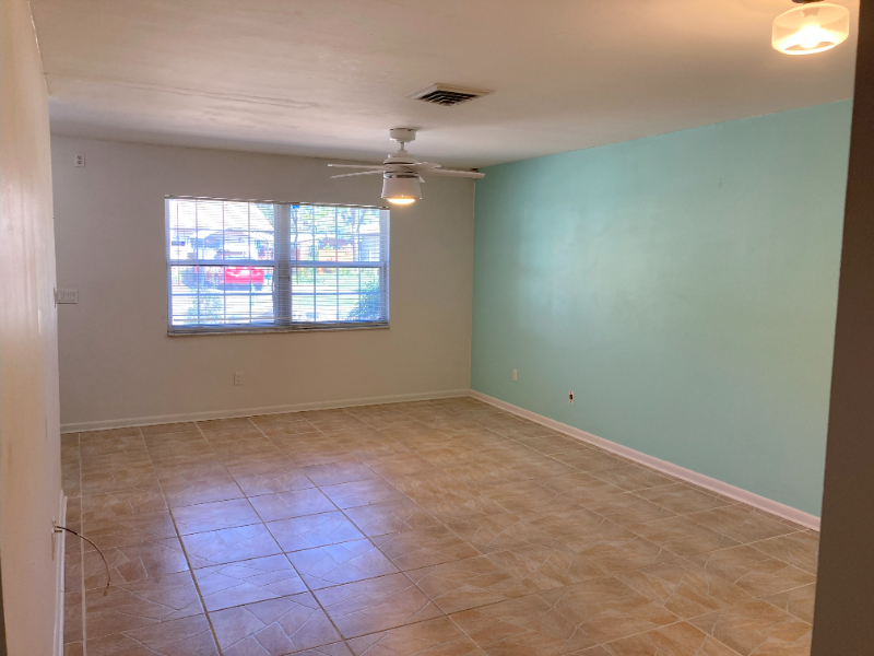 207 E St Apt B #B - Photo 3 of 20