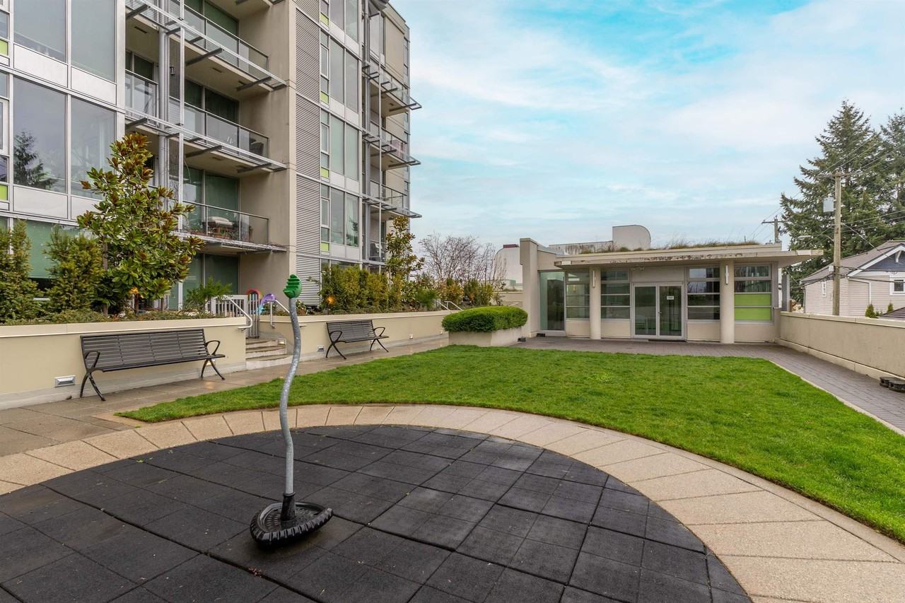 2528 Maple Street - Photo 13