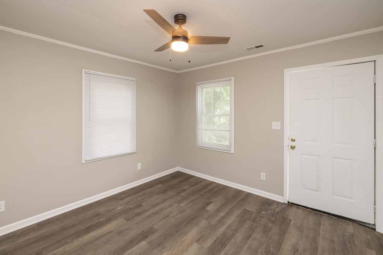 629 Colston Street - Photo 3 of 23