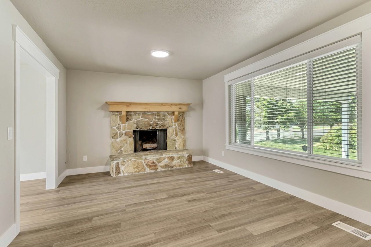 262 Westsouth Street - Photo 3 of 20