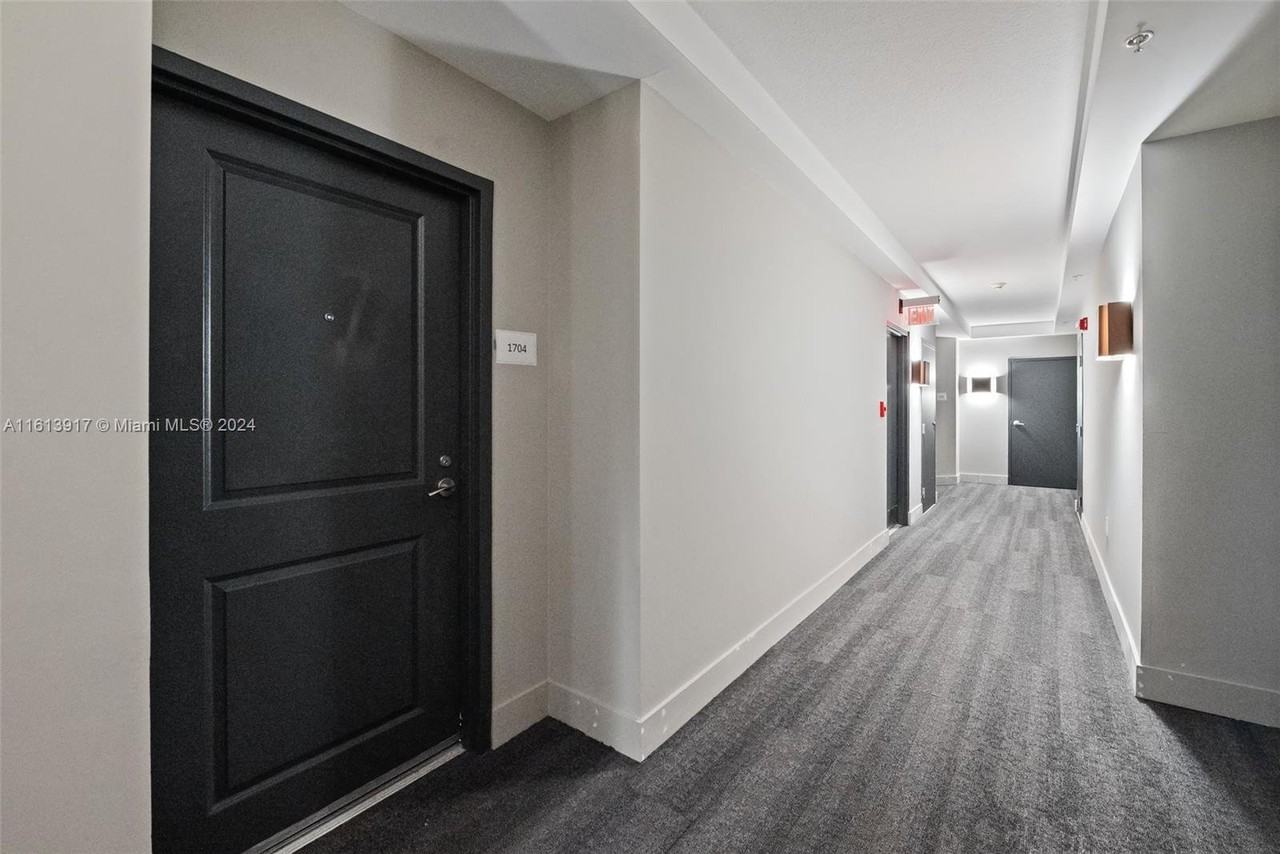 1250 S Miami Ave #1704 - Photo 2 of 8