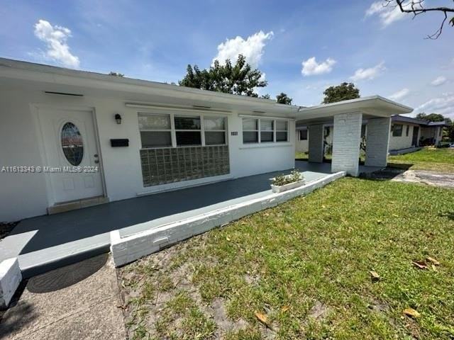 1037 Wyoming Ave - Photo 2 of 8