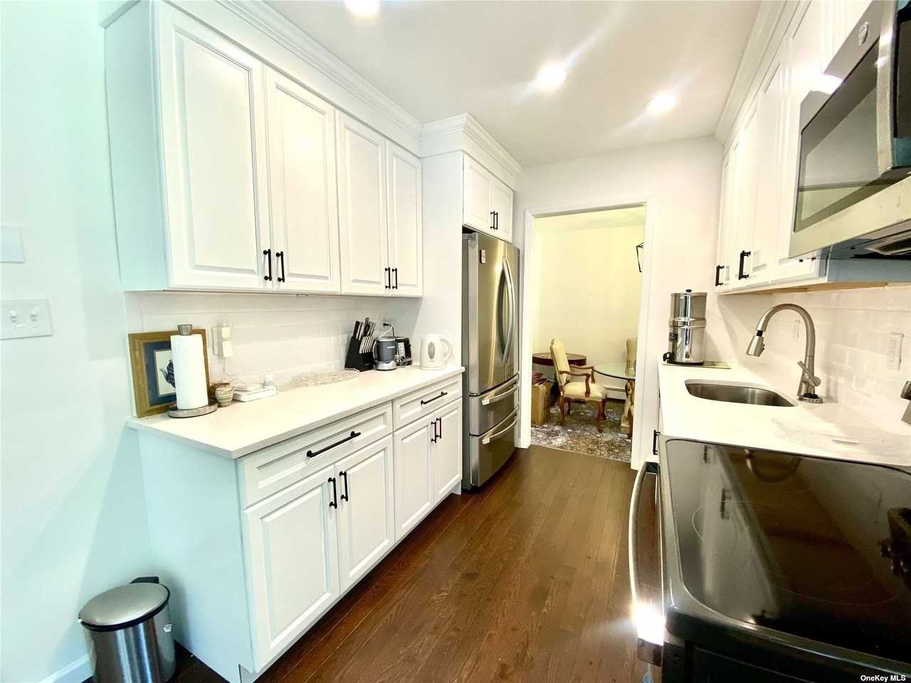 30 Hillcrest Dr - Photo 3 of 24