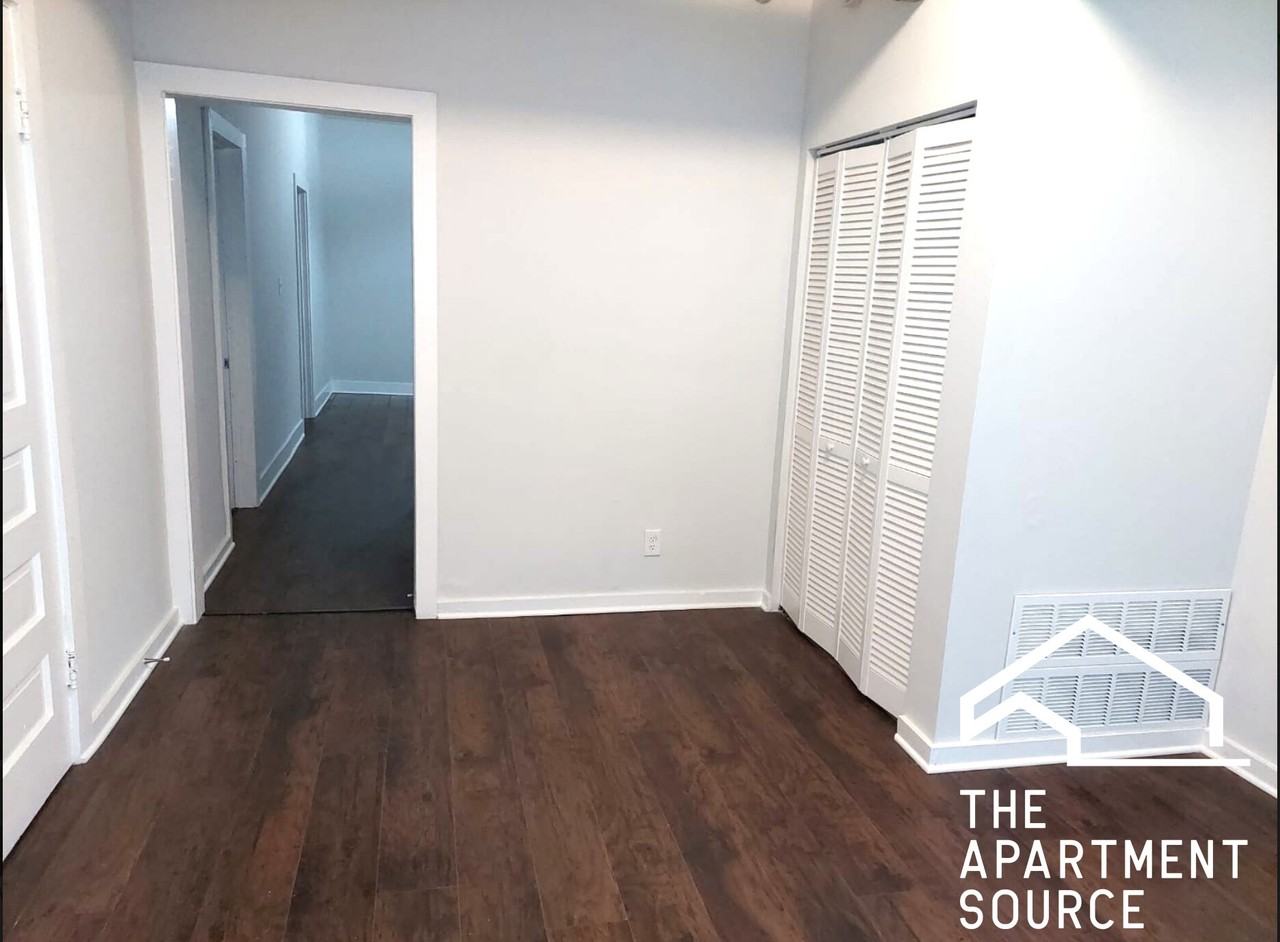 2543 S Saint Louis Ave #1F - Photo 4 of 7