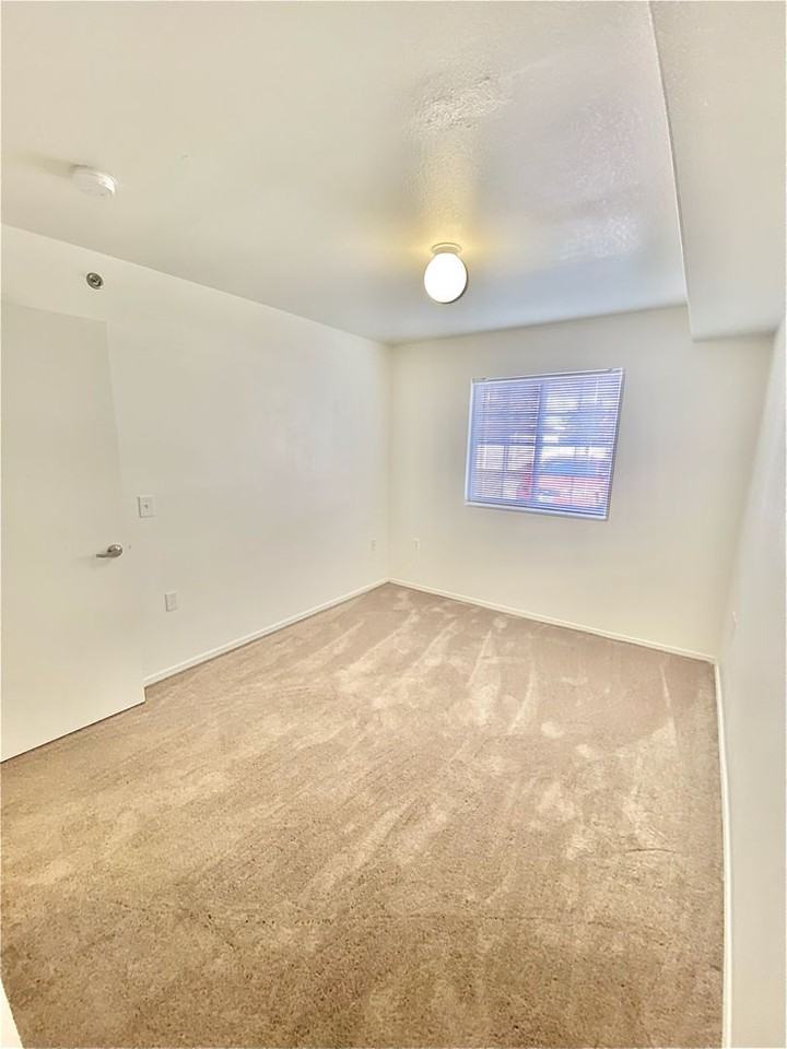 Aspen Court Apartments - Photo 6 of 9