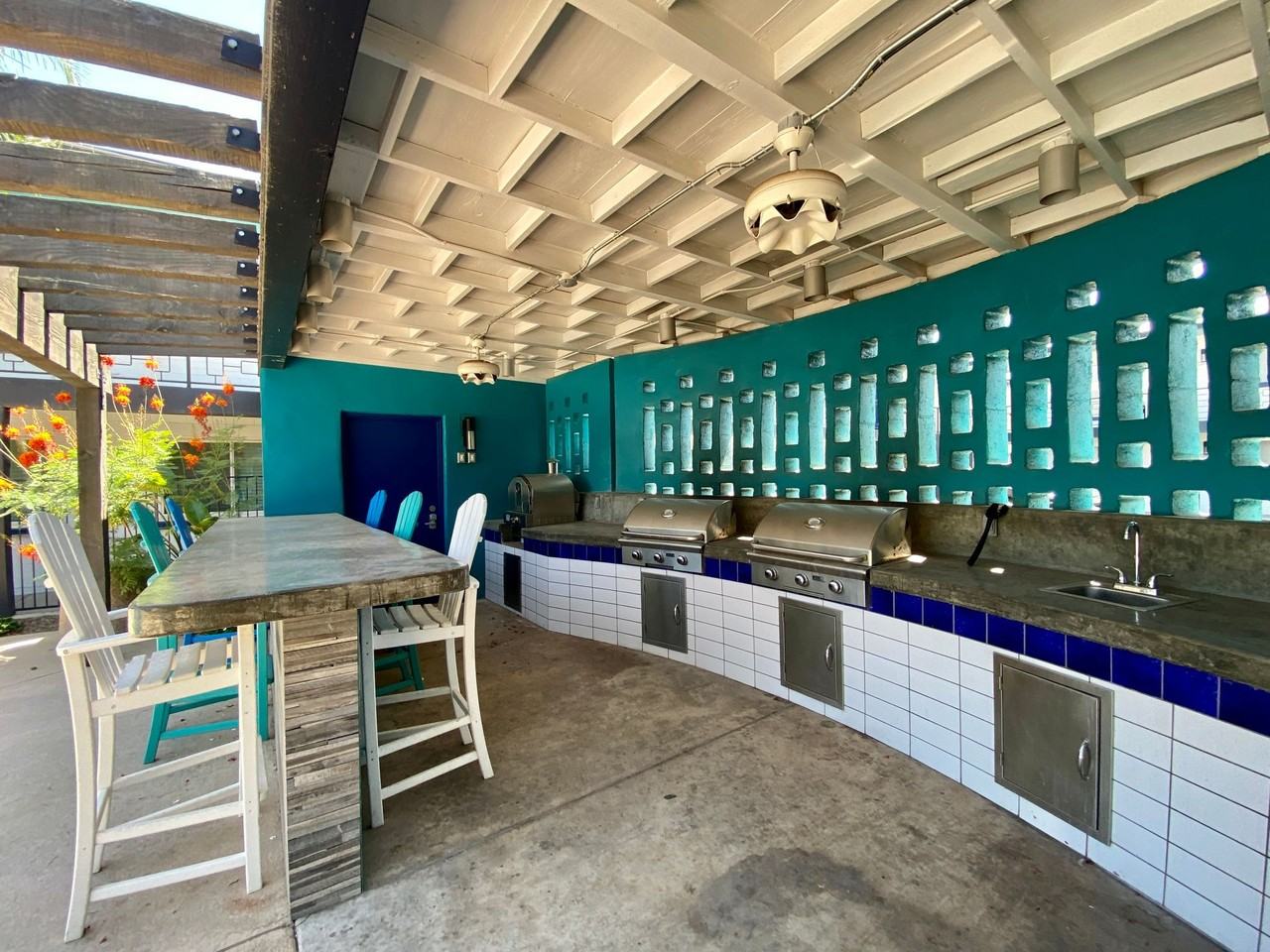 1 and 2 Bedrooms Great Location with Community Pool and Onsite Laundry! 1/2 of Mile from U of A - Photo 6 of 13