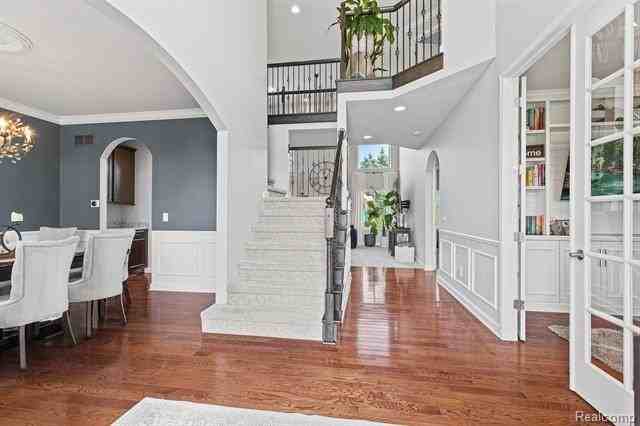 16946 Niagara Ct - Photo 5 of 50