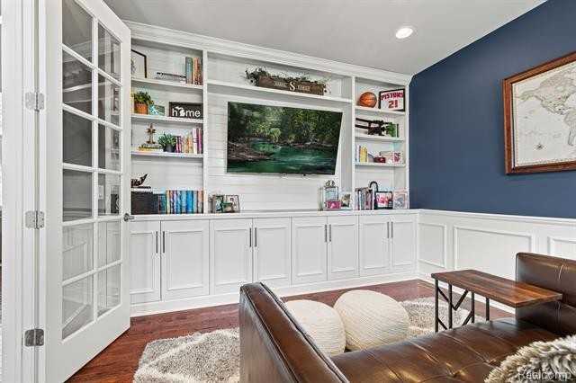 16946 Niagara Ct - Photo 7 of 50