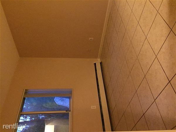 139 Gaines St SE - Photo 3 of 7