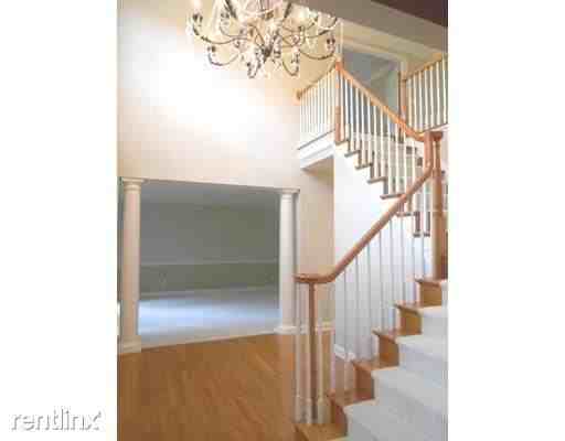 4 Morgan Dr - Photo 3 of 10