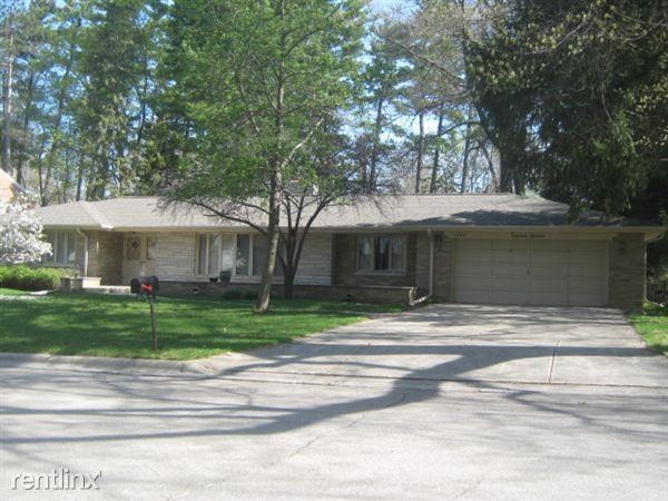 1690 Forest Glen Dr - Photo 2 of 26