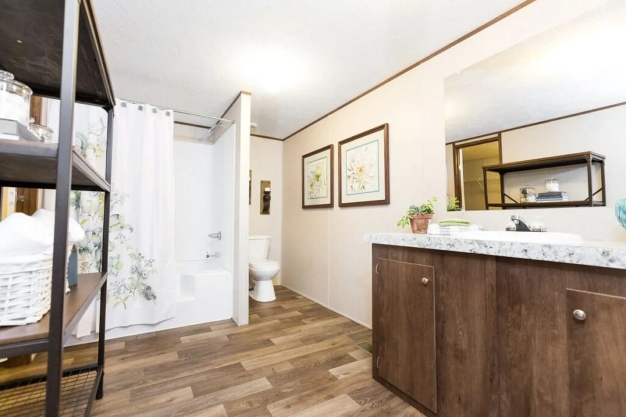 6893 Sewan Dr - Photo 3 of 36