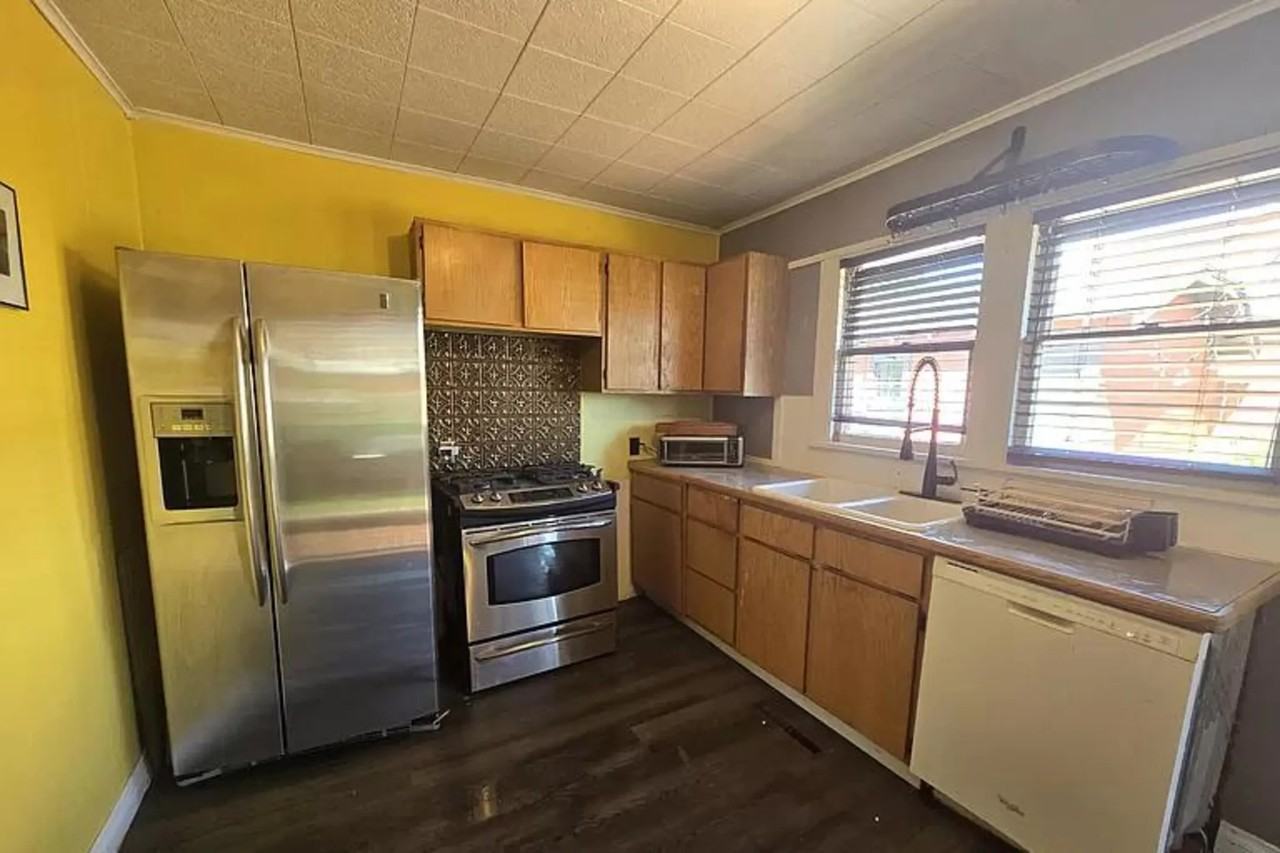 1124 W Boulevard St - Photo 3 of 14