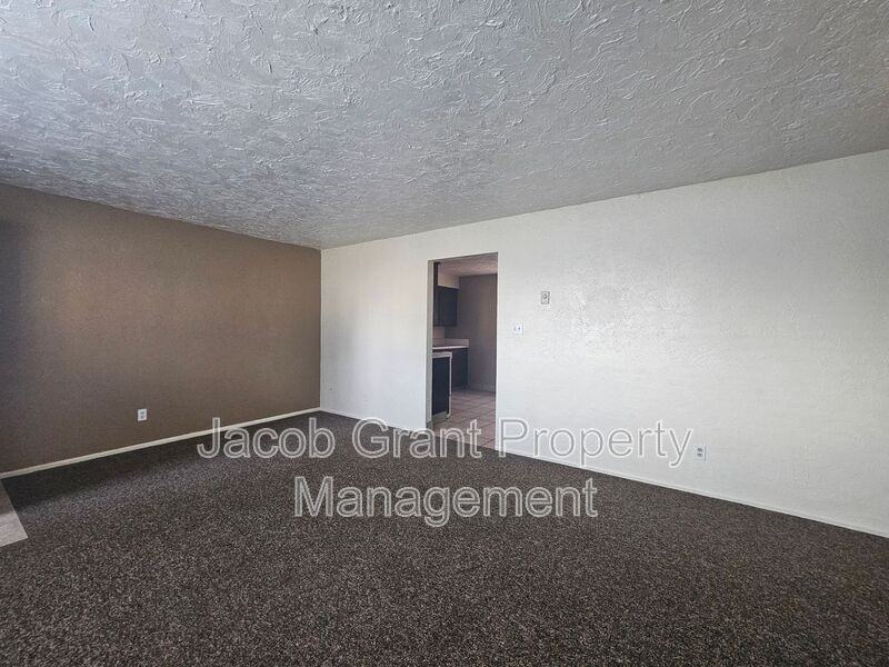 1335 Elizabeth Cir #4 - Photo 2 of 7