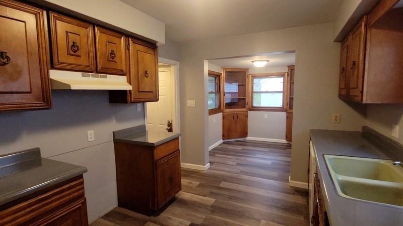 236 Hilton Ave - Photo 4 of 10