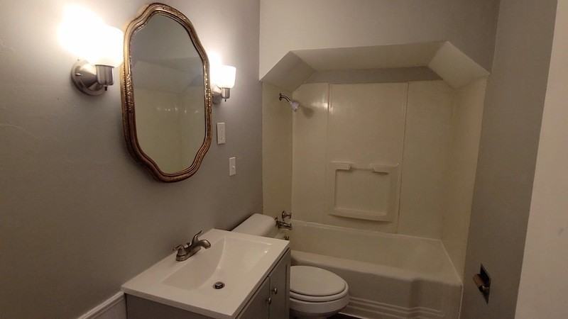 236 Hilton Ave - Photo 5 of 10