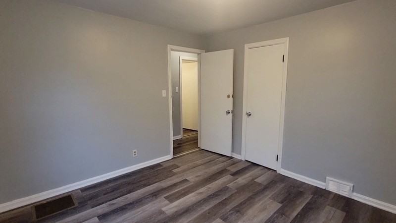 236 Hilton Ave - Photo 7 of 10