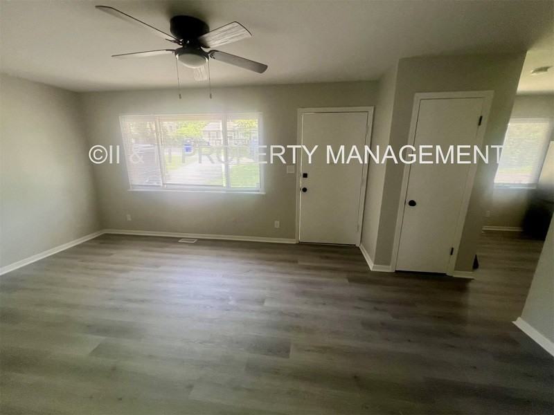 9517 W 54th St - Photo 3 of 10