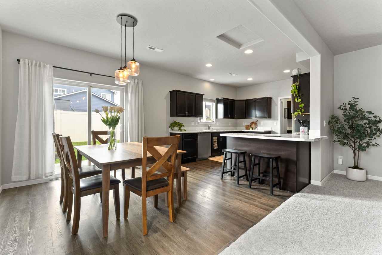 20108 E 1st Ave - Photo 3 of 44