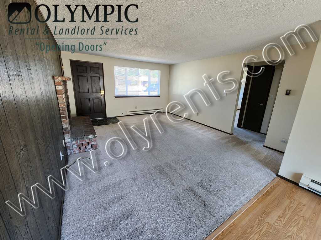 291 65Th Ct Sw - Photo 3 of 13
