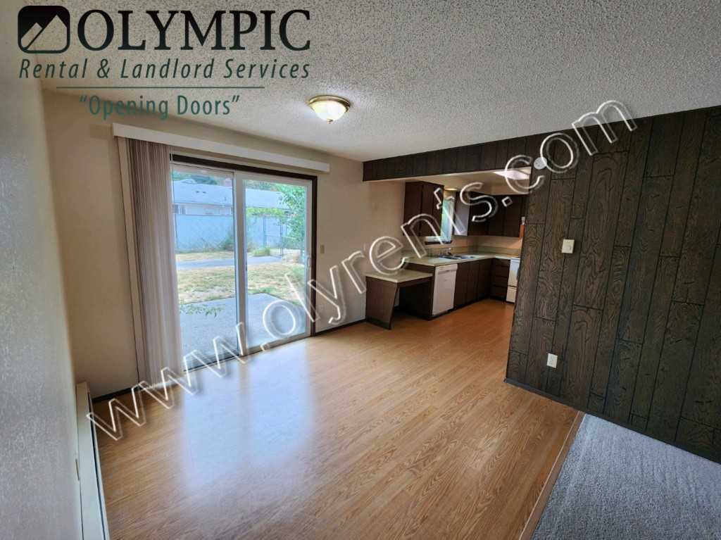 291 65Th Ct Sw - Photo 4 of 13