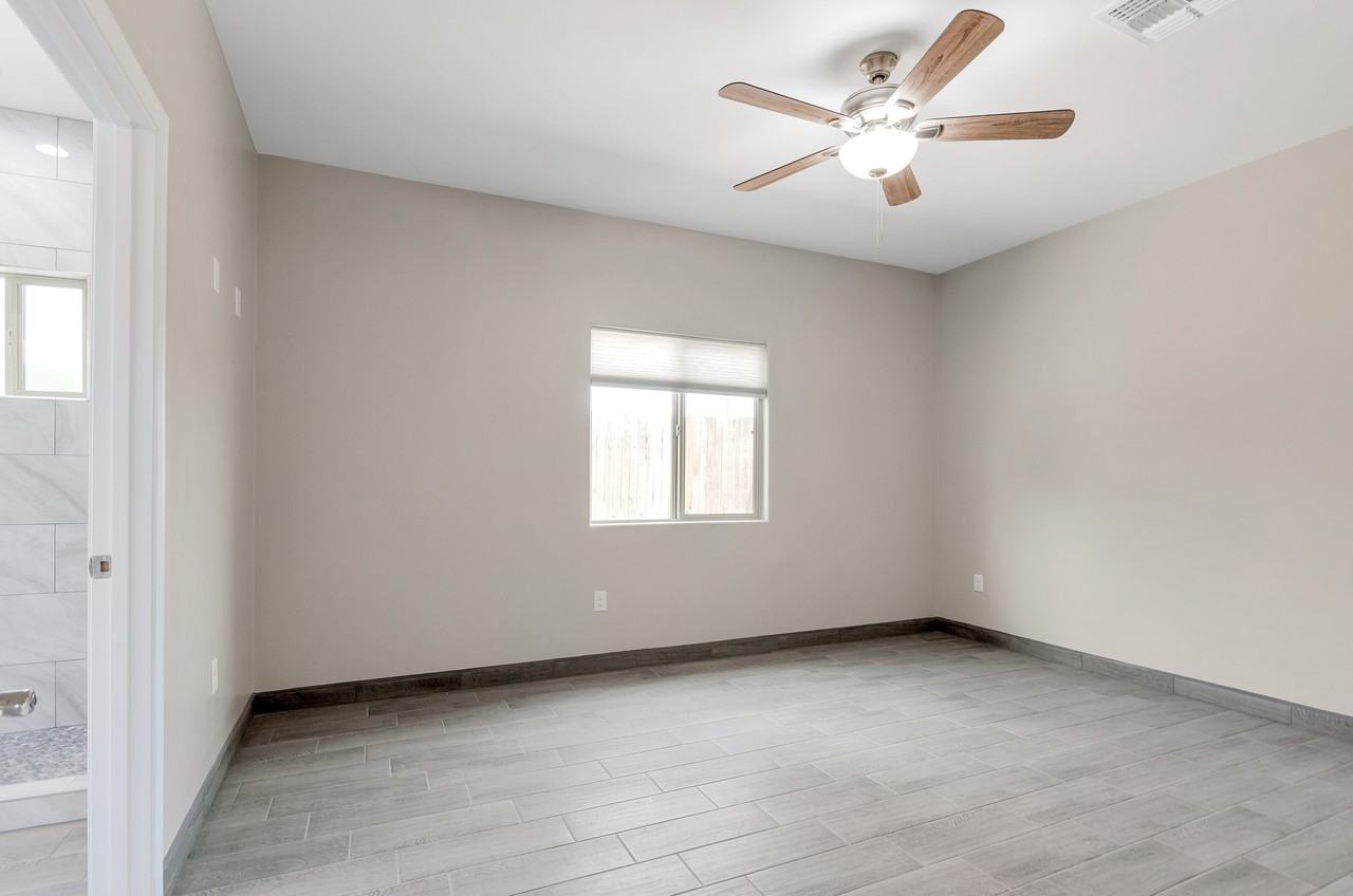 814 E 35th St #1 - Photo 3 of 15