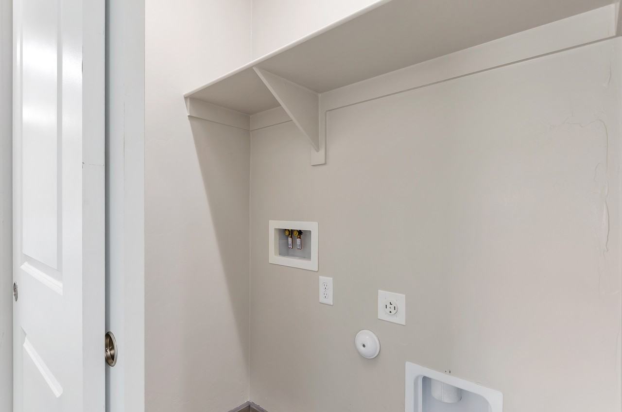 814 E 35th St #1 - Photo 5 of 15