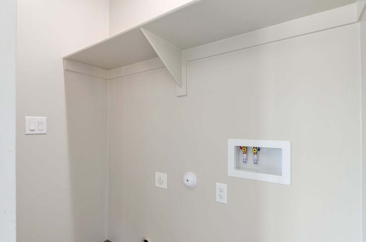 820 E 35th St #2 - Photo 4 of 15