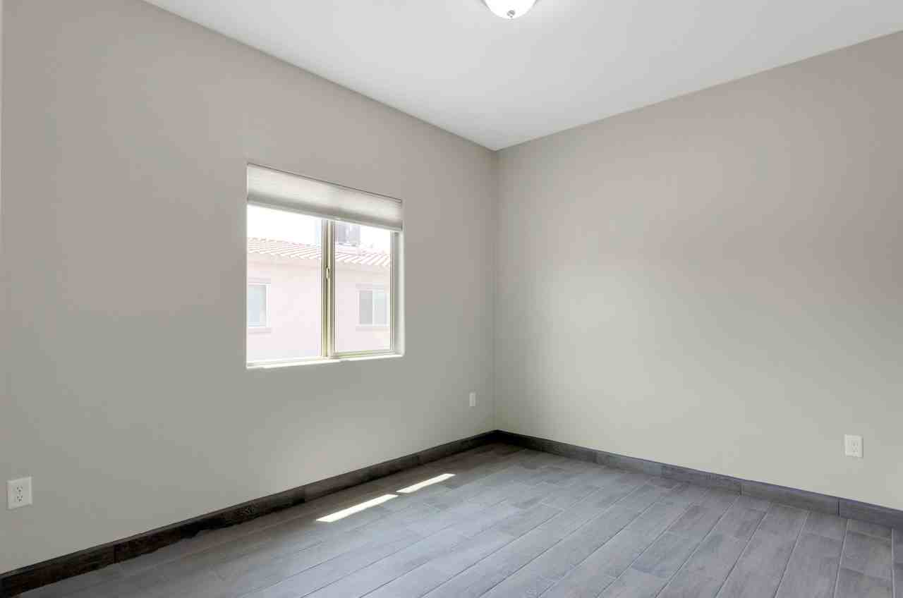 820 E 35th St #2 - Photo 7 of 15