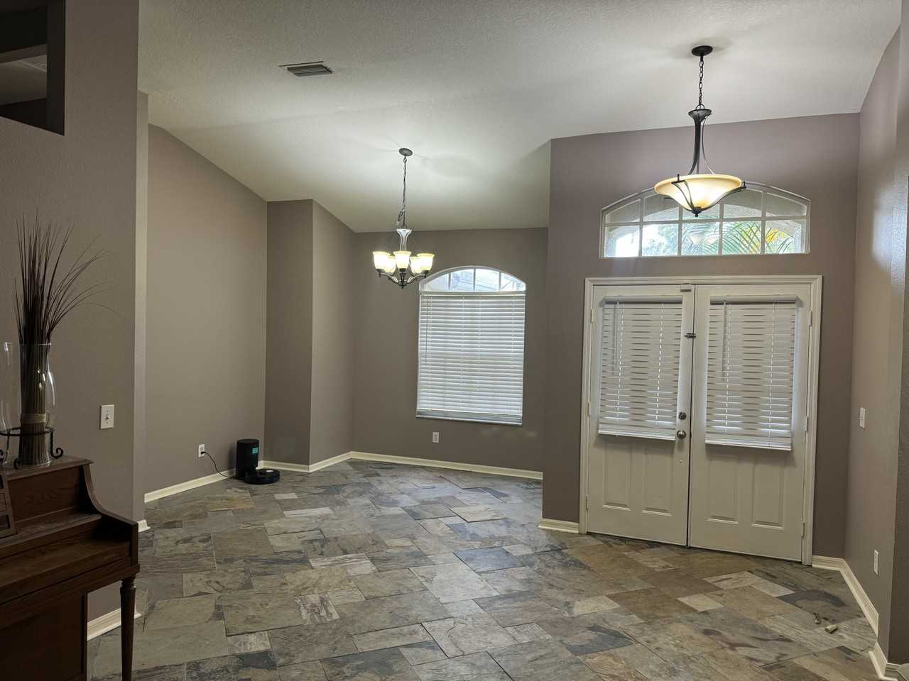 10014 Cannon Dr - Photo 2 of 21